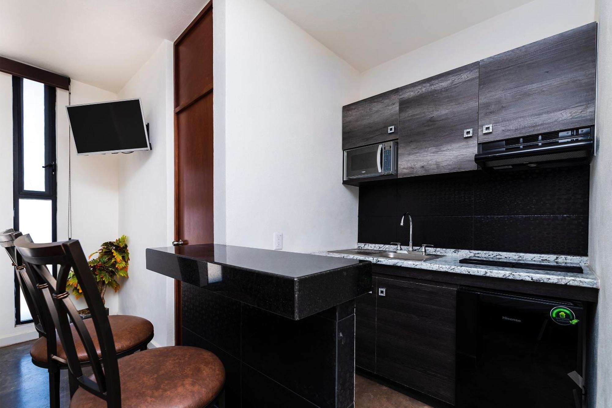 Capital O Hotel Joyma Suites, San Luis Сан-Луис-Потоси Экстерьер фото