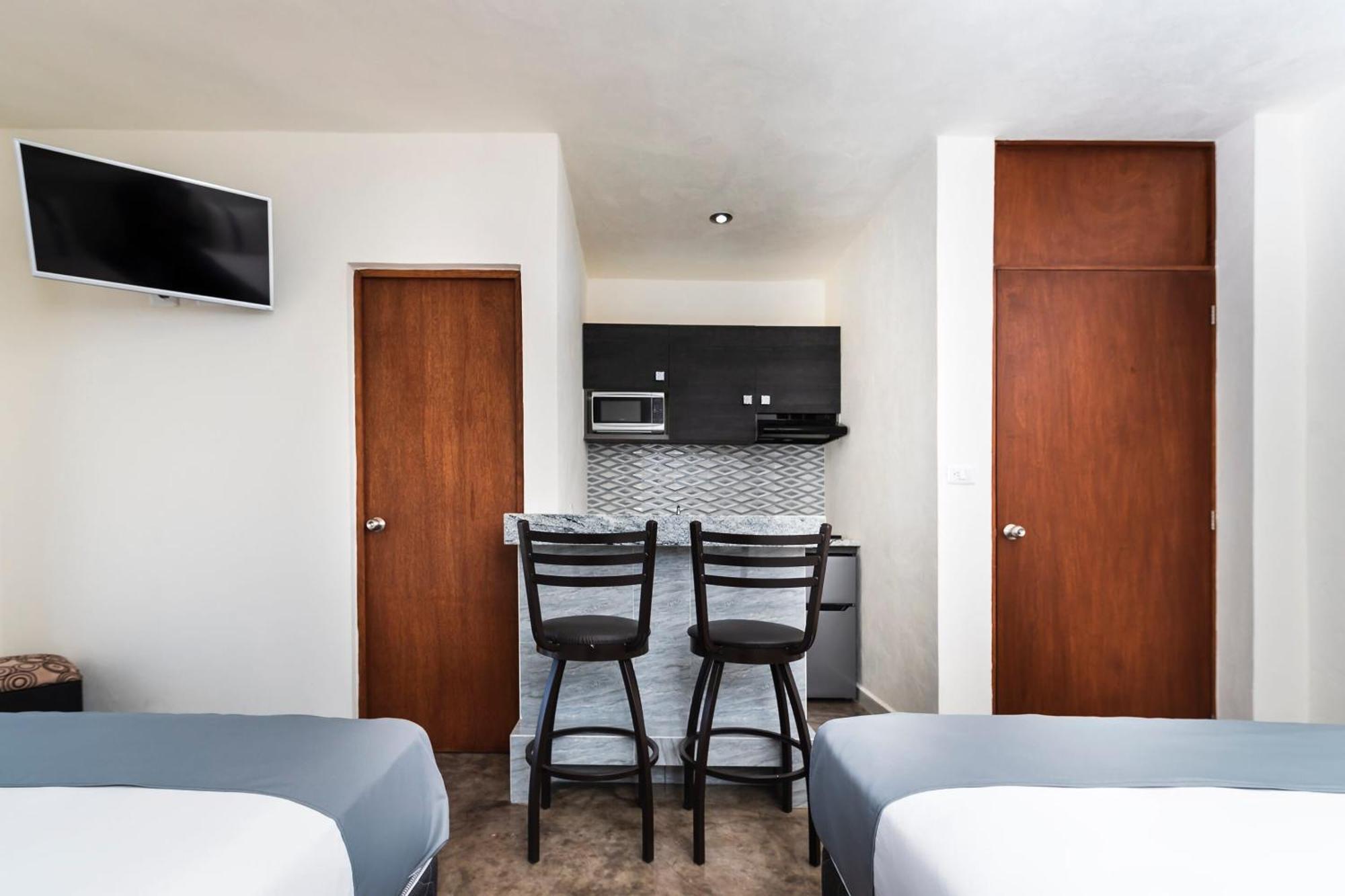 Capital O Hotel Joyma Suites, San Luis Сан-Луис-Потоси Экстерьер фото